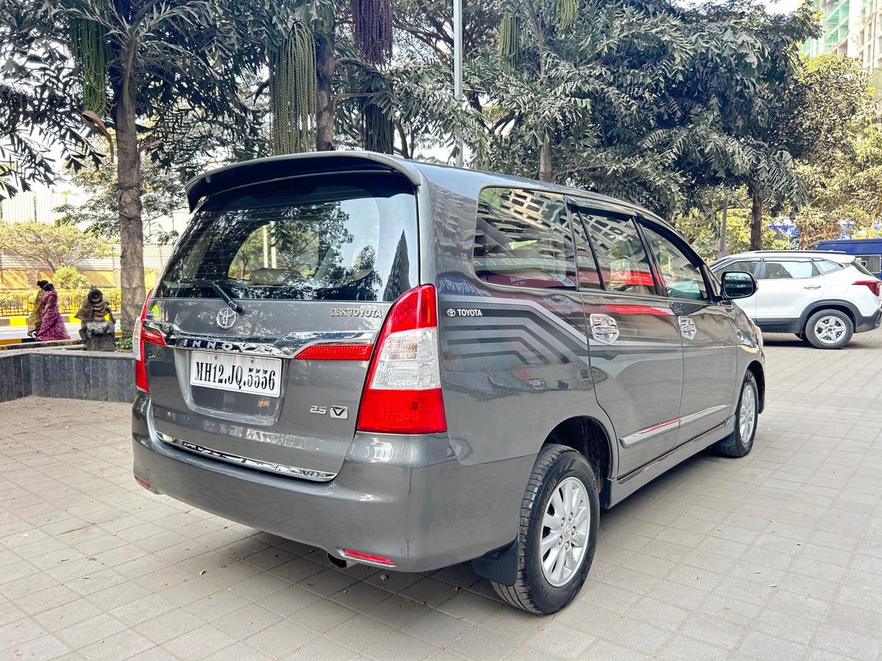 Innova 2.5 V